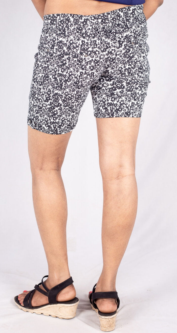 Monochrome print shorts